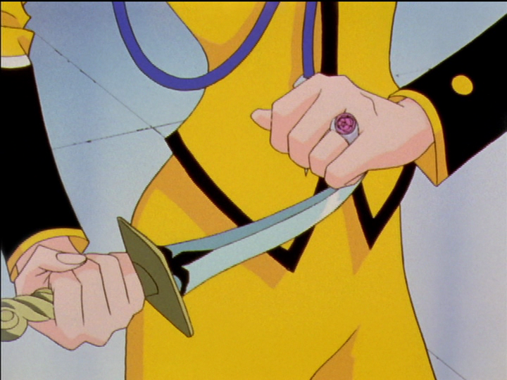 Nanami’s dagger is curved.